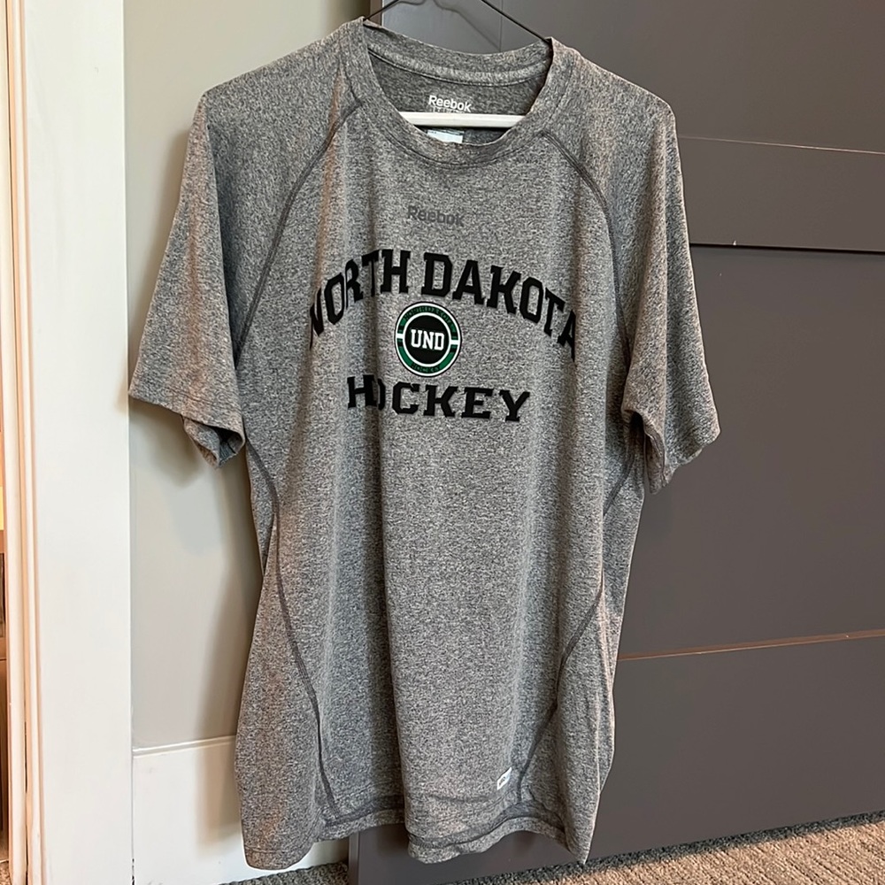 Reebok North Dakota Men’s Hockey Top